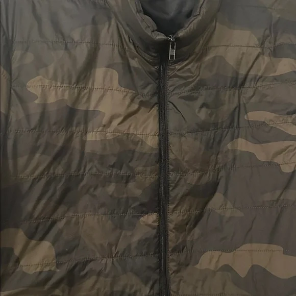 PINK Victoria's Secret Camouflage Puffer Jacket, Large - Picture 3 of 5